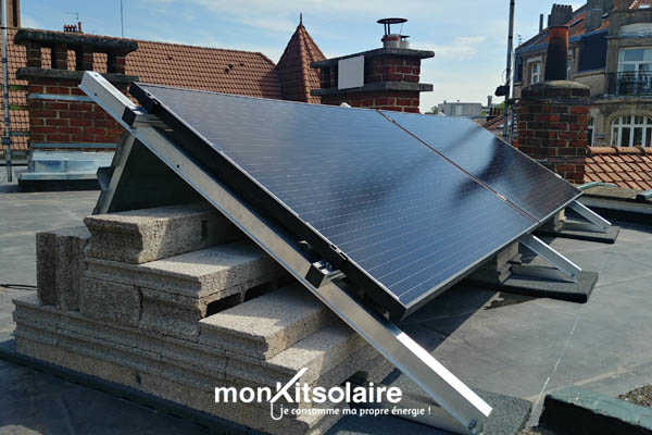 Installation du kit solaire sur toiture plate